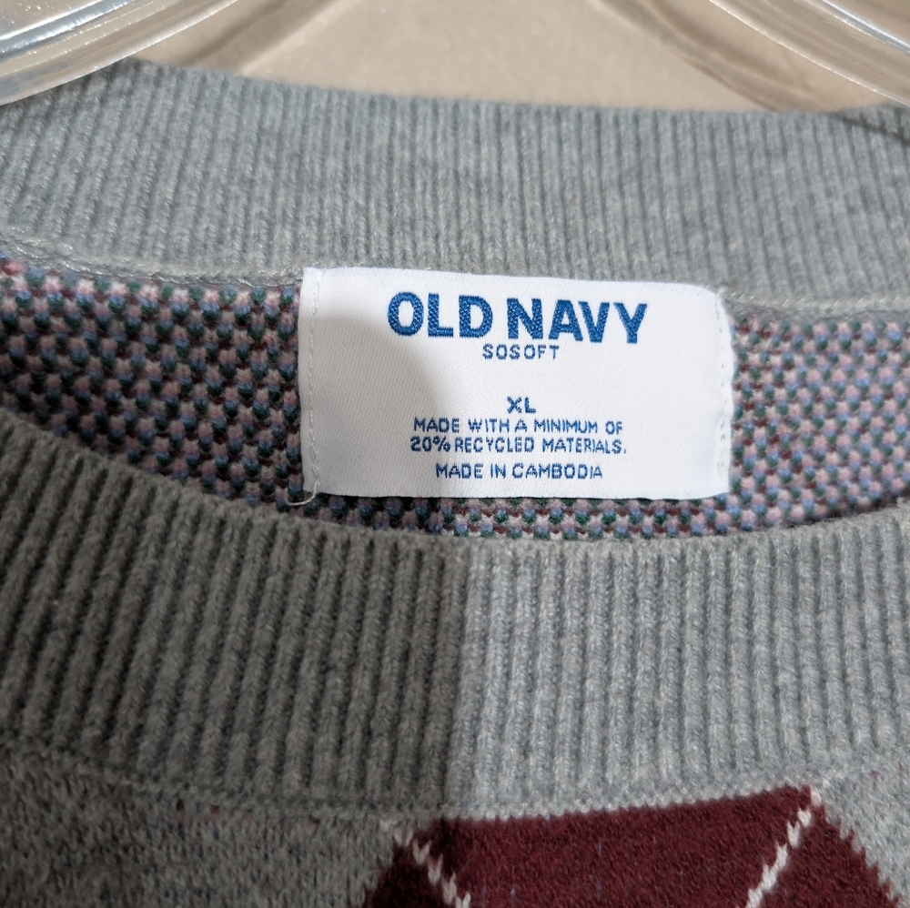 Old Navy Plus Size So Soft Gray Knit Argyle Printed Cropped Sweater Size XL - Picture 2 of 5
